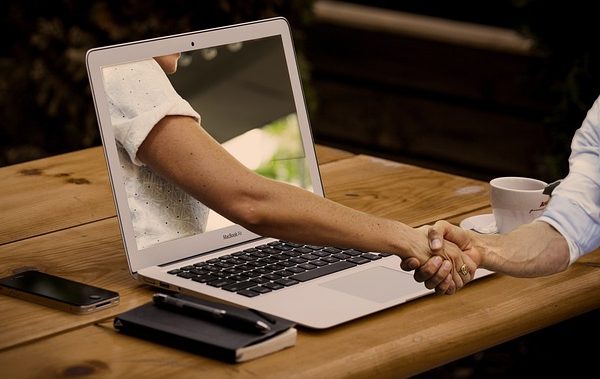 Reaping the Benefits of AI for Enhanced Business Performance
